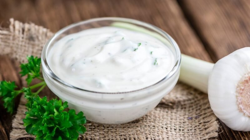 Molho de Alho Caseiro Cremoso e Fácil de Preparar