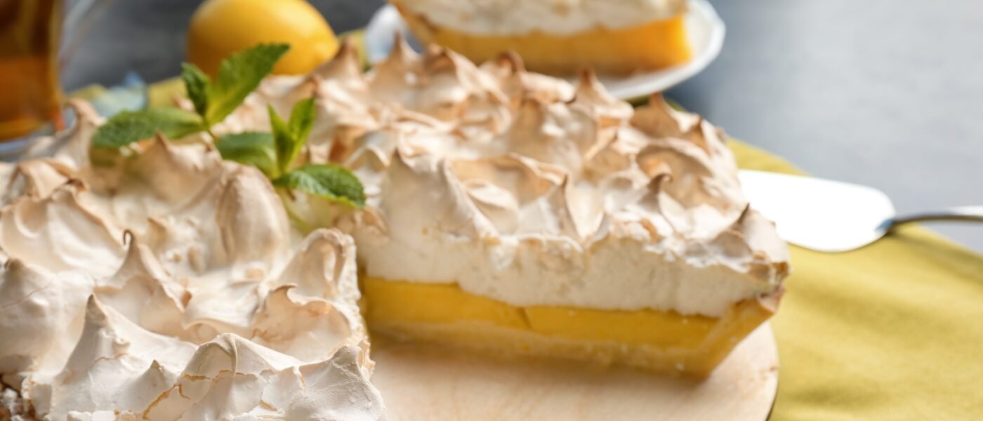 Torta de Limão Cremosa com Base Crocante – Receita Passo a Passo